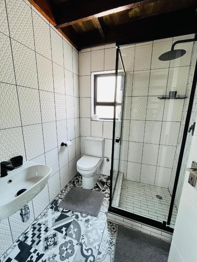 Kates Nest Guesthouse Oshakati Eksteriør bilde