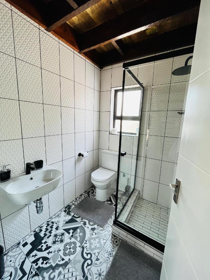 Kates Nest Guesthouse Oshakati Eksteriør bilde