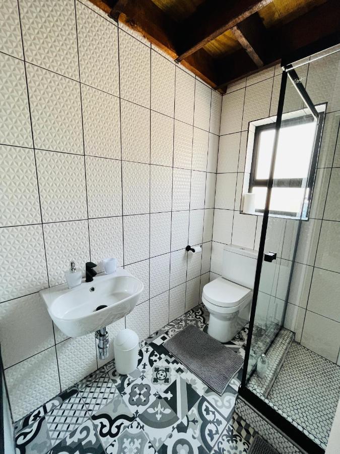 Kates Nest Guesthouse Oshakati Eksteriør bilde