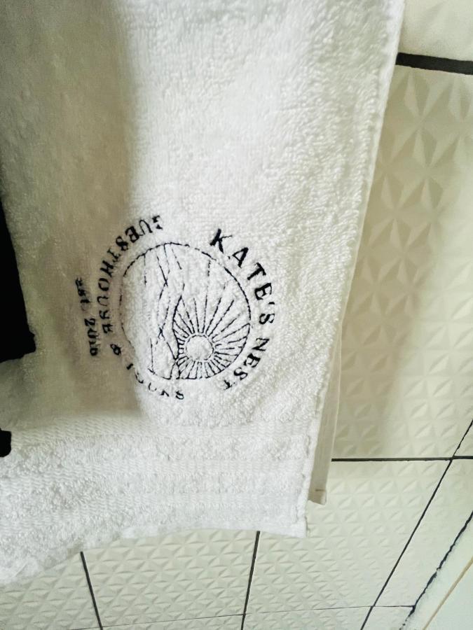 Kates Nest Guesthouse Oshakati Eksteriør bilde