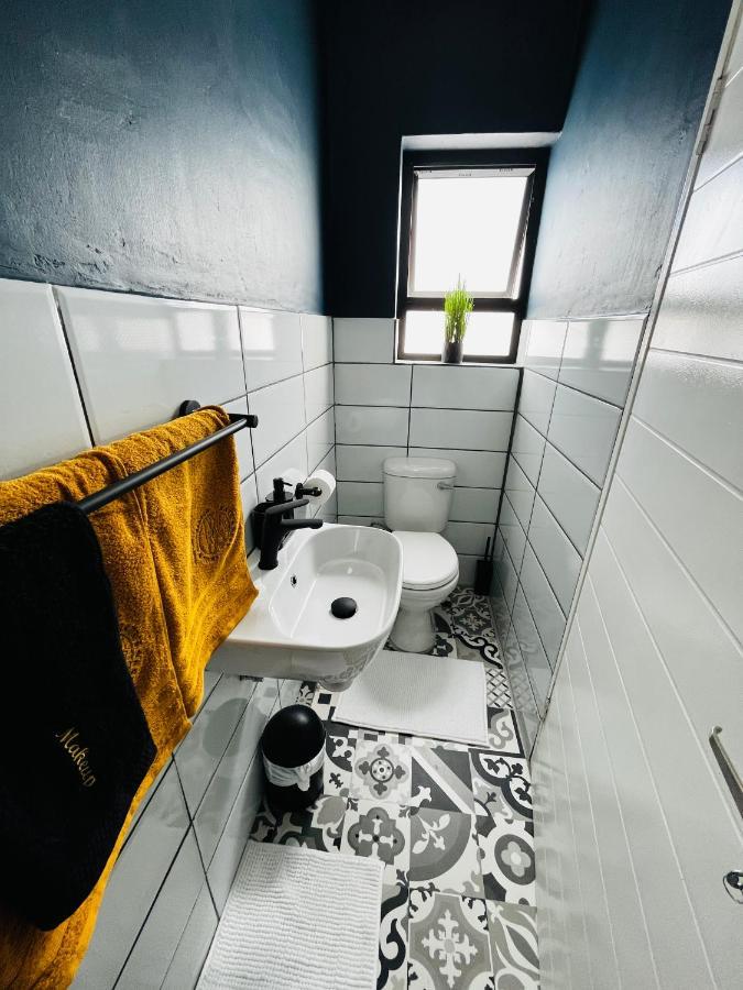 Kates Nest Guesthouse Oshakati Eksteriør bilde